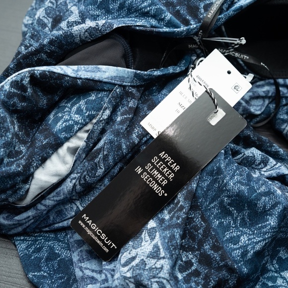 Magicsuit | Ellie Via Roma Halter V-Neck Swim Dress - Picture 13 of 14